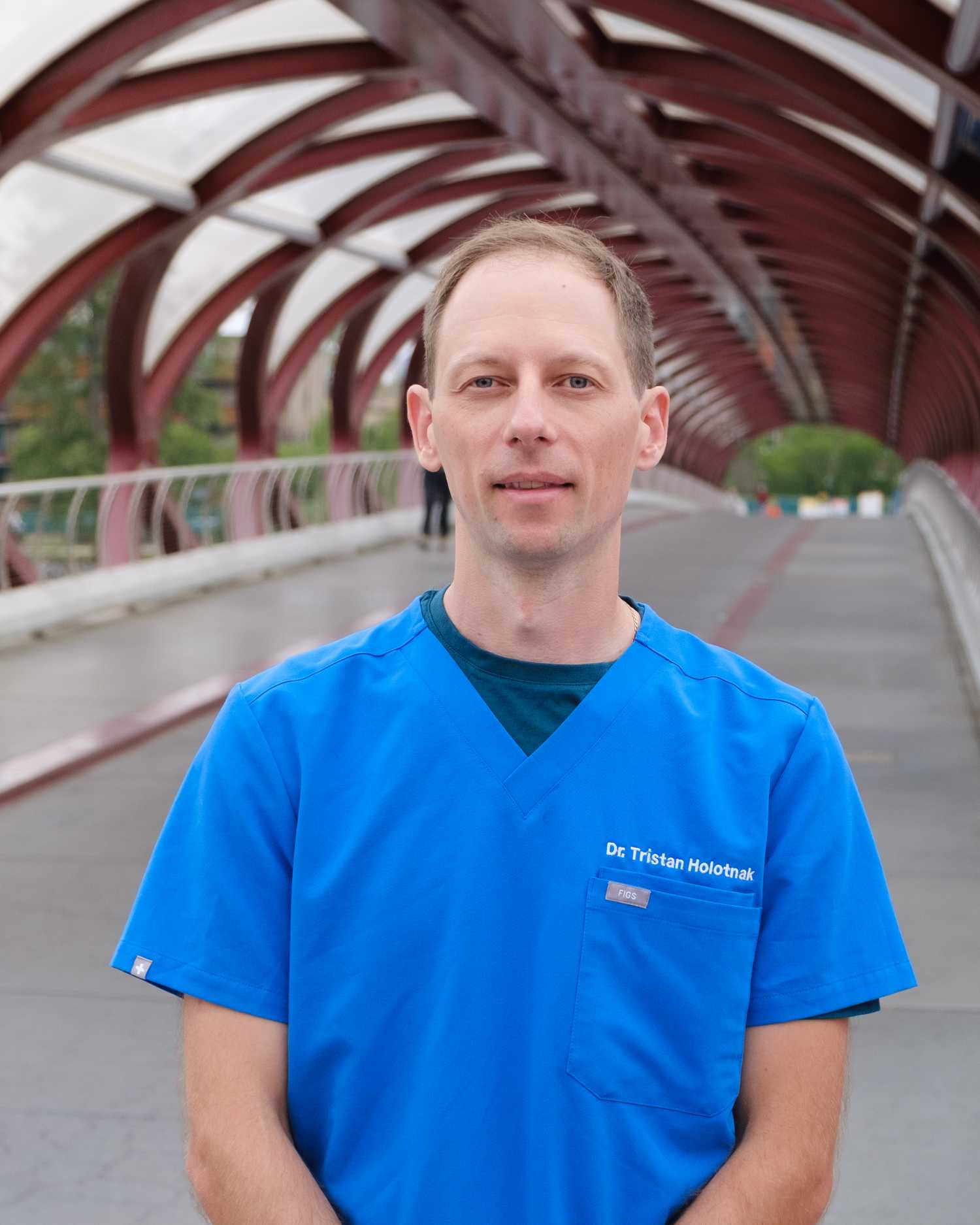 Dr. Tristan Holotnak